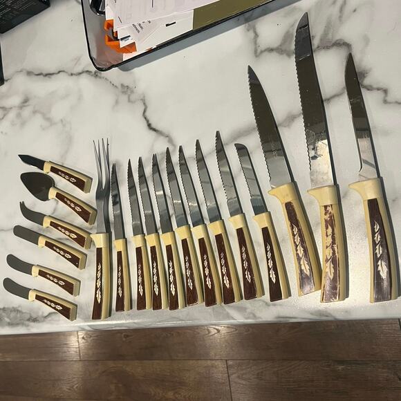 Vintage Regent Sheffield English Stainless Steel Cream Brown Handle 19 Piece Set - Picture 1 of 6